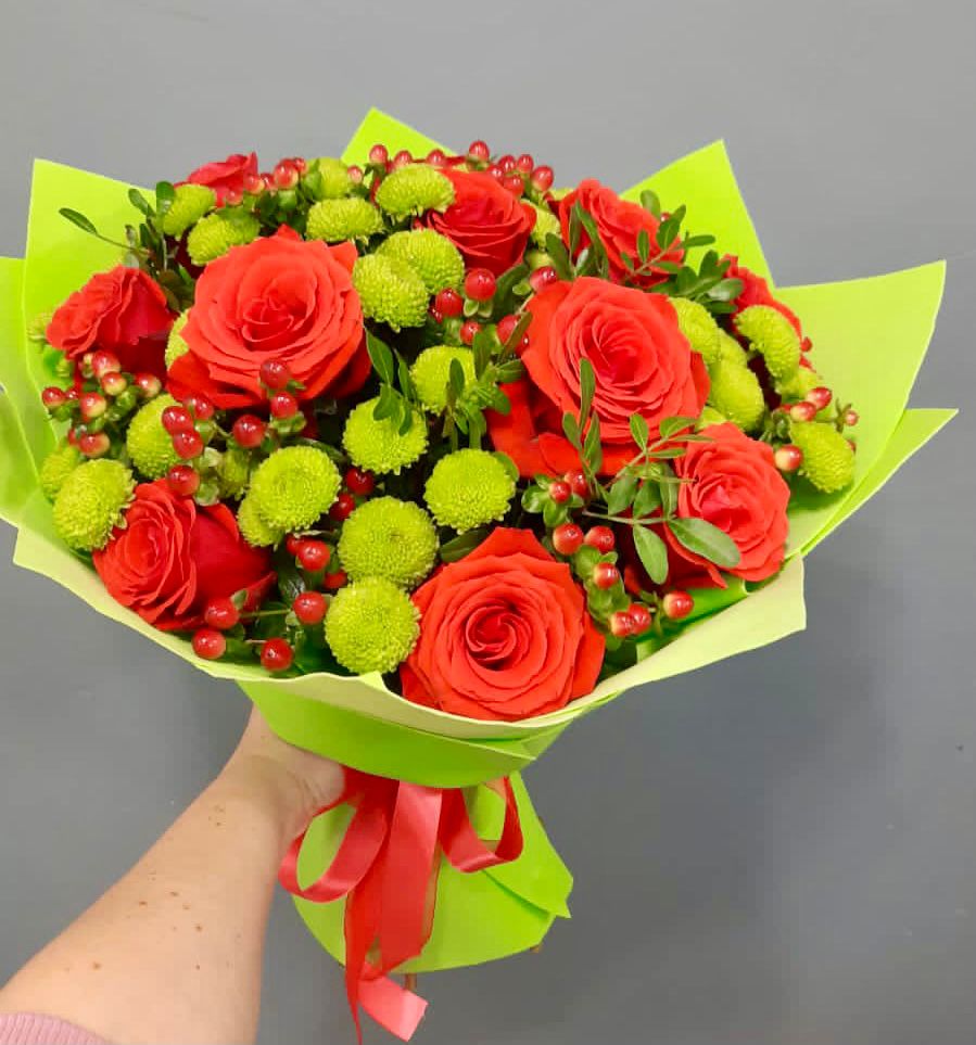 Букет цветов из: Хризантемы и Розы в Кузнецах