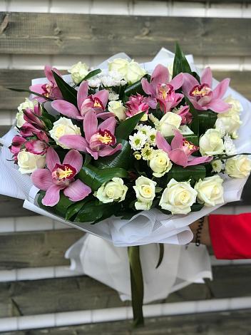 Букет цветов из: Розы и Хризантемы в Кузнецах