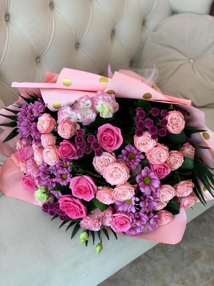 Букет цветов из: Хризантемы, Розы и Лизиантусы в Кузнецах