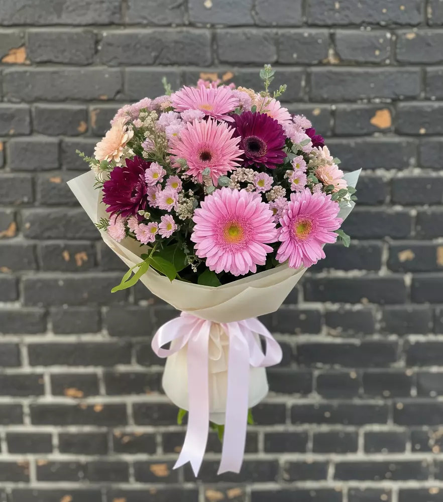 Букет цветов из: Герберы и Хризантемы в Кузнецах