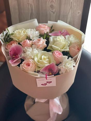 Букет цветов из: Орхидеи, Розы и Гвоздики в Кузнецах