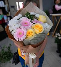 Букет цветов из:  Герберы, Розы и Хризантемы в Кузнецах