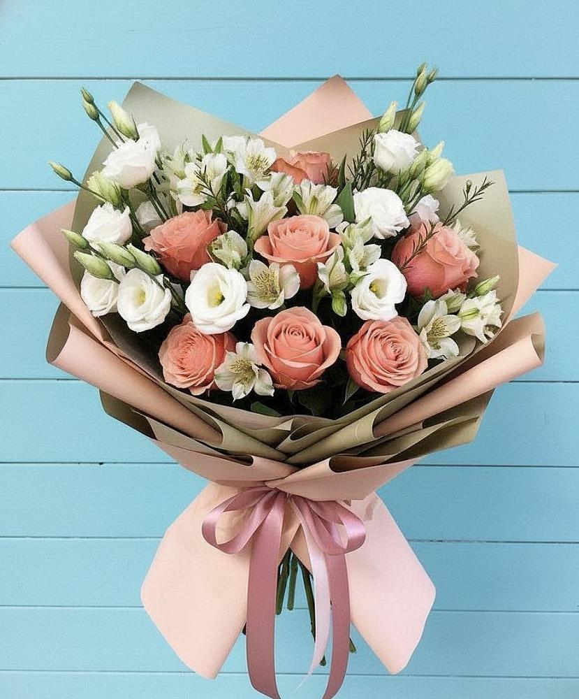 Букет цветов из: Розы, Альстромерии и Лизиантусы в Кузнецах