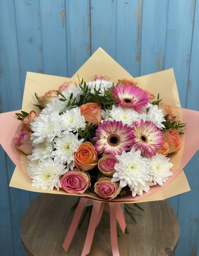 Букет цветов из: Розы, Герберы и Хризантемы в Кузнецах