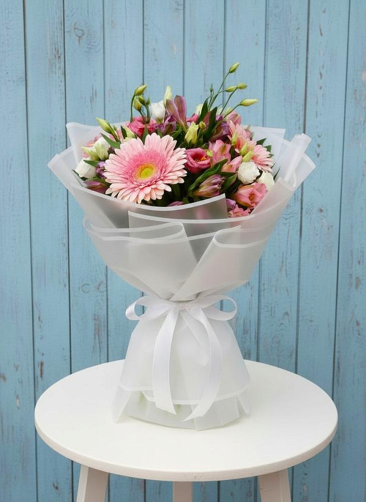 Букет цветов из: Герберы, Альстромерии и Лизиантусы в Кузнецах