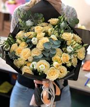 Букет птица счастья в Кузнецах Букет цветов из: Розы и Лизиантусы в Кузнецах