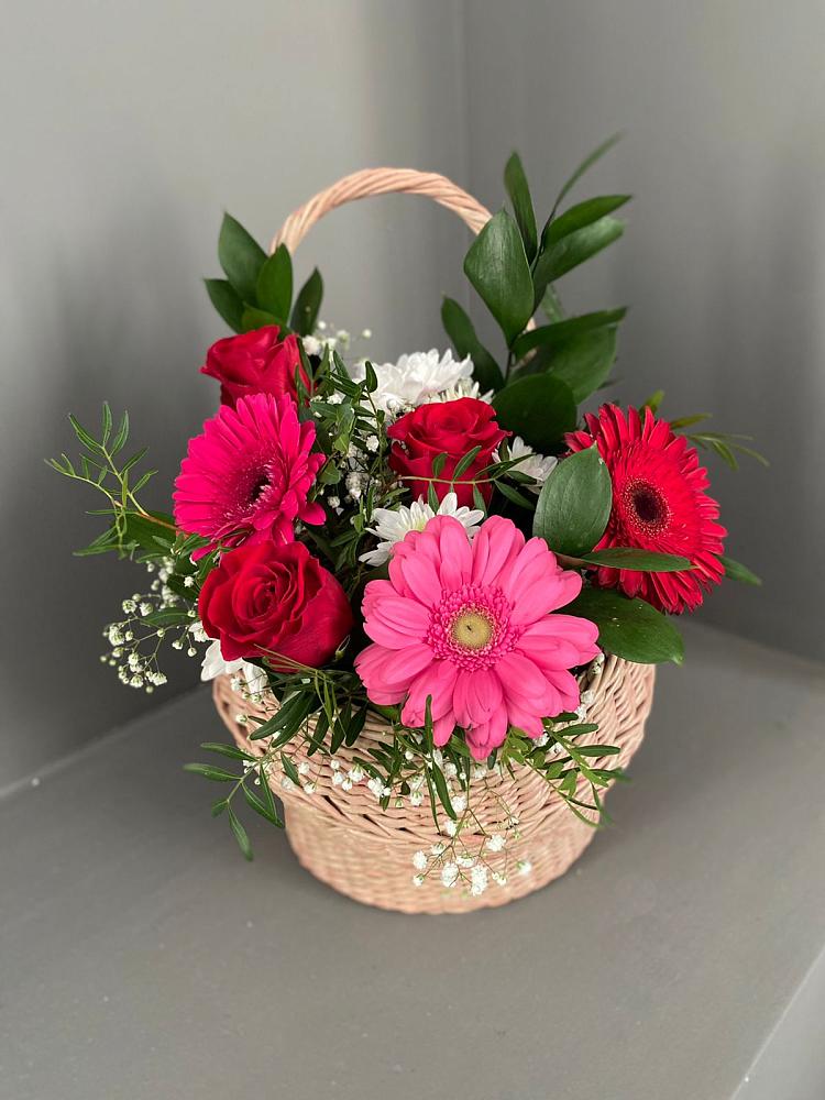 Цветочная композиция из Розы, Хризантемы и Герберы в корзине в Кузнецах