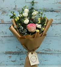 Букет цветов из:  Розы и Лизиантусы в Кузнецах