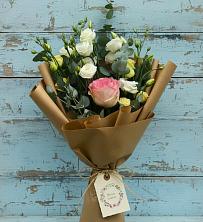 Букет цветов из:  Розы и Лизиантусы в Кузнецах