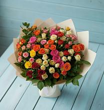 Букет Микс из разноцветных кустовых роз в Кузнецах